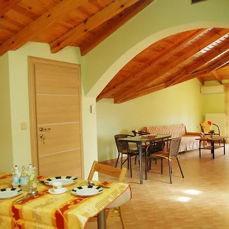 Vasiliki's Penthouse Διαμέρισμα Κυνοπιάστες