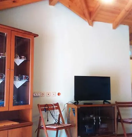 Vasiliki's Penthouse * Κυνοπιάστες