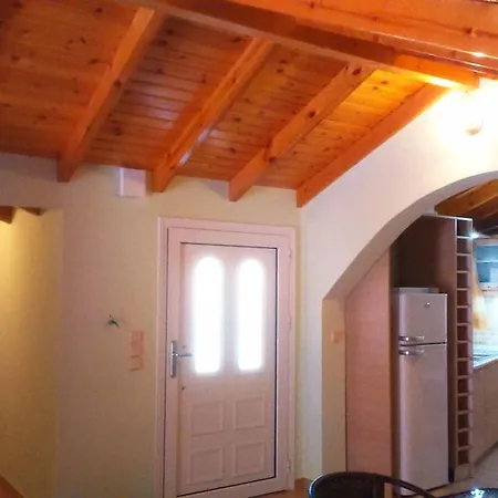 Vasiliki's Penthouse * Κυνοπιάστες